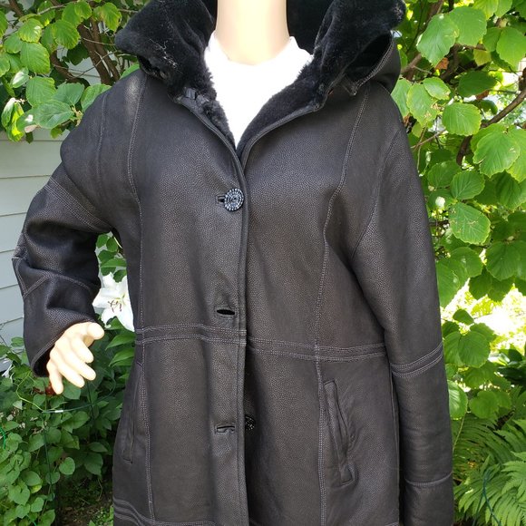 Leather coat with real goat fur inside - Large